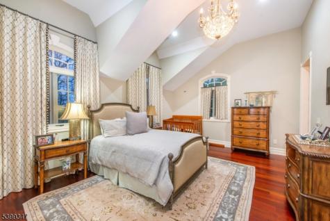 9 Beechtree Lane Essex Fells NJ 07021