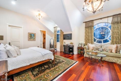 9 Beechtree Lane Essex Fells NJ 07021