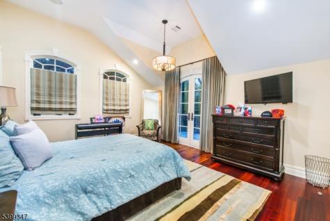 9 Beechtree Lane Essex Fells NJ 07021