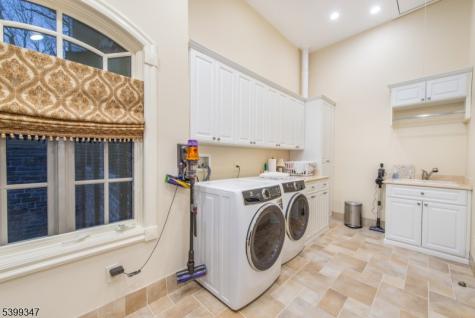 9 Beechtree Lane Essex Fells NJ 07021