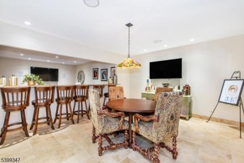 9 Beechtree Lane Essex Fells NJ 07021