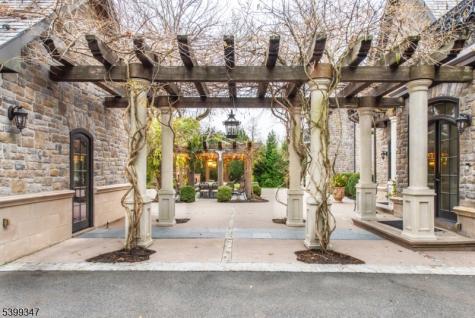 9 Beechtree Lane Essex Fells NJ 07021