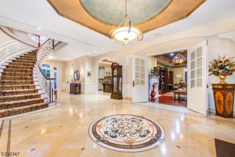 9 Beechtree Lane Essex Fells NJ 07021