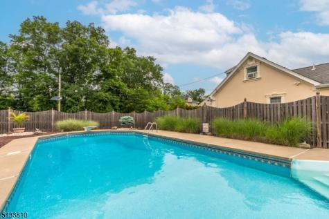 414 N Greasheimer Street Manville NJ 08835