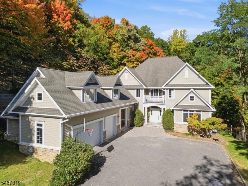 8 Chapel Hill Court Cedar Grove NJ 07009
