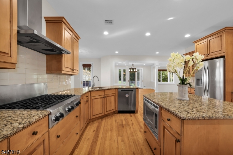 8 Chapel Hill Court Cedar Grove NJ 07009
