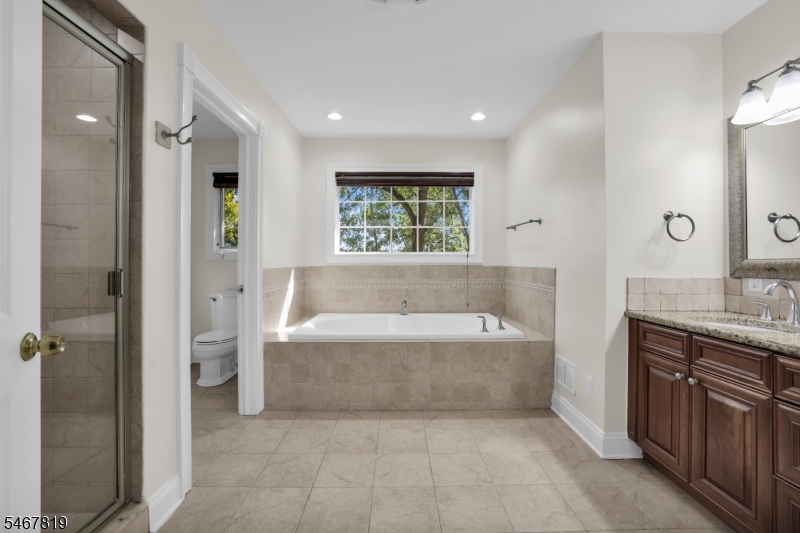 8 Chapel Hill Court Cedar Grove NJ 07009