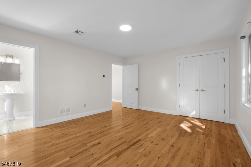 8 Chapel Hill Court Cedar Grove NJ 07009