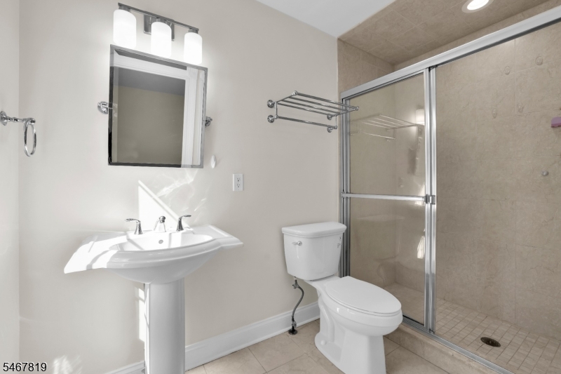 8 Chapel Hill Court Cedar Grove NJ 07009