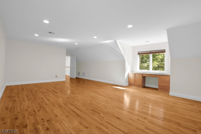 8 Chapel Hill Court Cedar Grove NJ 07009