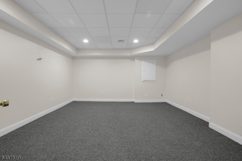 8 Chapel Hill Court Cedar Grove NJ 07009