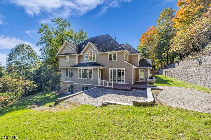 8 Chapel Hill Court Cedar Grove NJ 07009