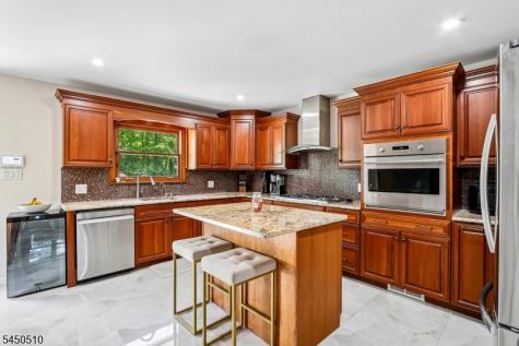 881 Bordentown Avenue Sayreville NJ 08879