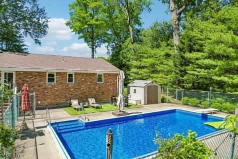 881 Bordentown Avenue Sayreville NJ 08879