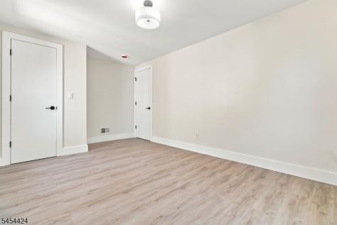 23 Buckingham Road West Orange NJ 07052