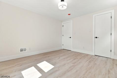23 Buckingham Road West Orange NJ 07052