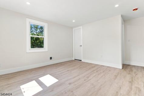 23 Buckingham Road West Orange NJ 07052