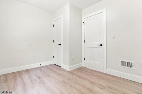 23 Buckingham Road West Orange NJ 07052
