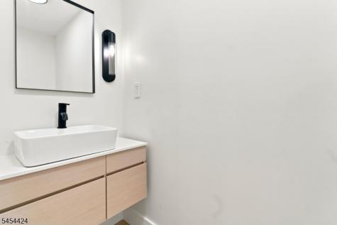 23 Buckingham Road West Orange NJ 07052