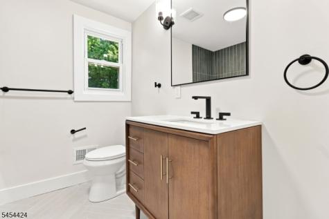 23 Buckingham Road West Orange NJ 07052