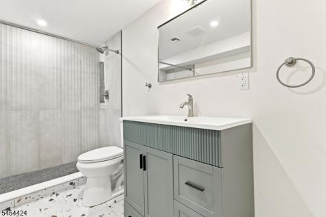 23 Buckingham Road West Orange NJ 07052