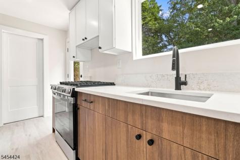 23 Buckingham Road West Orange NJ 07052
