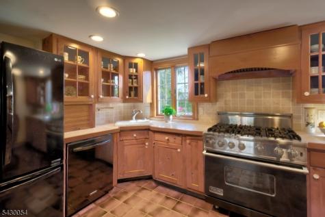 77 Homestead Road Tewksbury NJ 07830