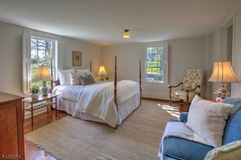 77 Homestead Road Tewksbury NJ 07830