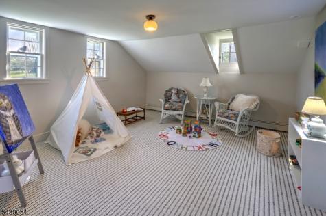 77 Homestead Road Tewksbury NJ 07830