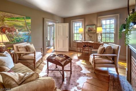 77 Homestead Road Tewksbury NJ 07830