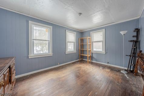 782 Uniontown Road Lopatcong NJ 08865