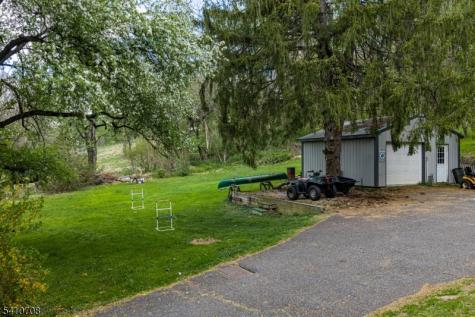 782 Uniontown Road Lopatcong NJ 08865