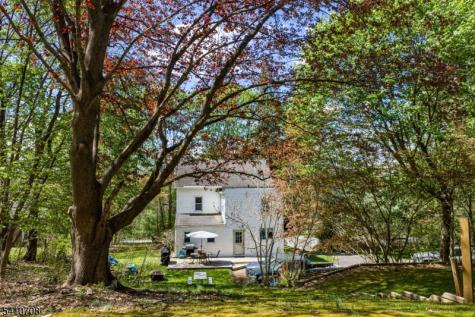 782 Uniontown Road Lopatcong NJ 08865