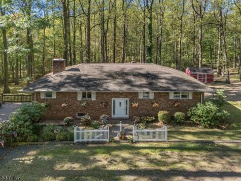 82 Hickory Corner Road Alexandria NJ 08848