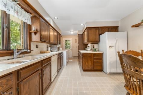 82 Hickory Corner Road Alexandria NJ 08848