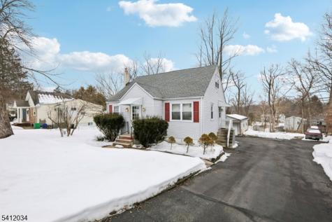 86 Kakeout Road Butler NJ 07405