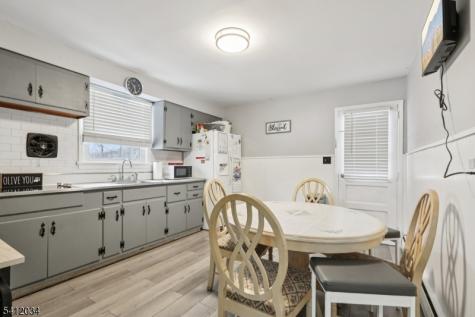 86 Kakeout Road Butler NJ 07405