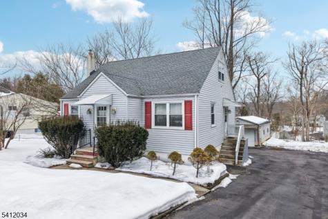 86 Kakeout Road Butler NJ 07405
