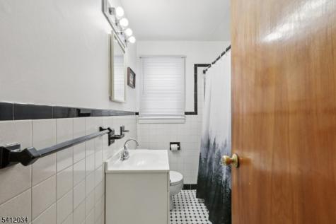 86 Kakeout Road Butler NJ 07405