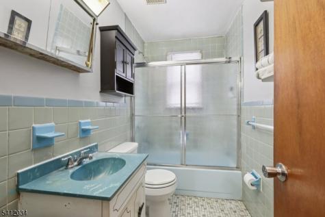 86 Kakeout Road Butler NJ 07405