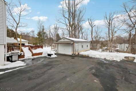 86 Kakeout Road Butler NJ 07405