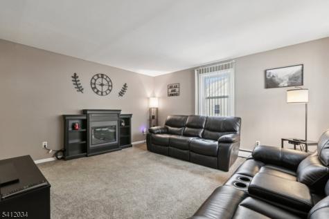 86 Kakeout Road Butler NJ 07405