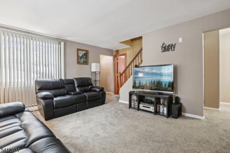 86 Kakeout Road Butler NJ 07405