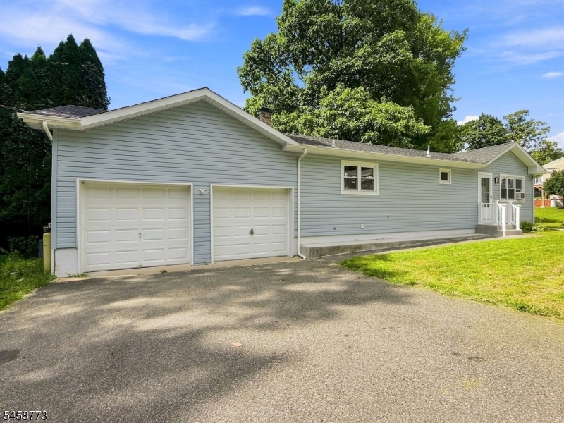 26 Kynor Avenue Hopatcong NJ 07874