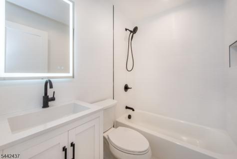 13 Arverne Road West Orange NJ 07052