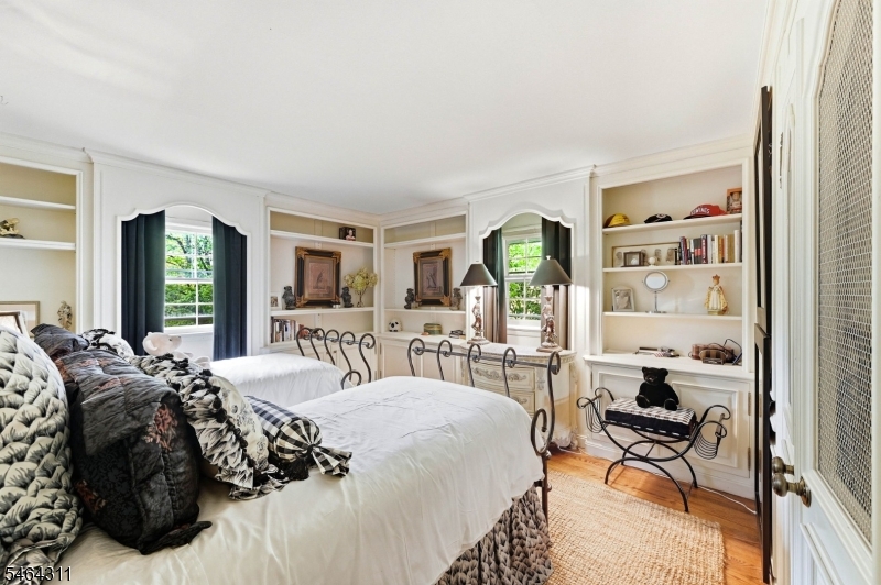 14 Indian Head Road Morris NJ 07960