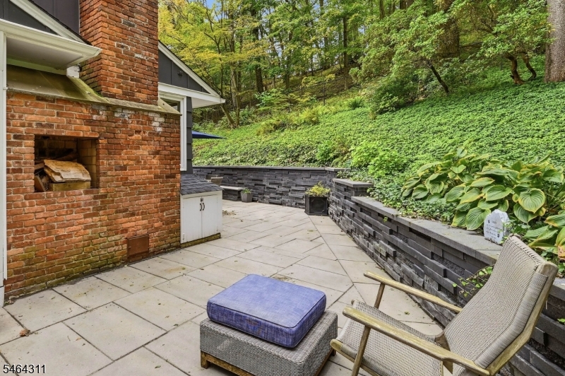 14 Indian Head Road Morris NJ 07960