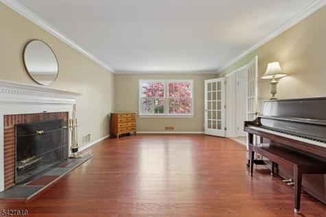 44 Londonderry Way Summit NJ 07901