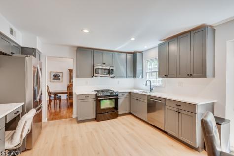 8 Woodmere Road North Brunswick NJ 08902