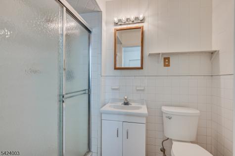 8 Woodmere Road North Brunswick NJ 08902